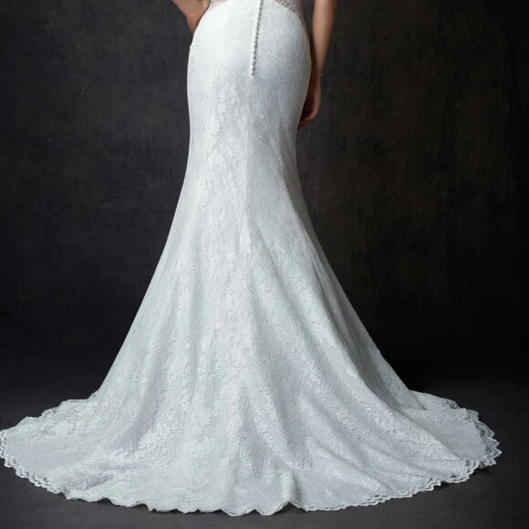 SAMPLE Chantilly Lace Backless Wedding Dress, Ivory Mermaid Fit and Flare Sexy - Picture 6 of 12